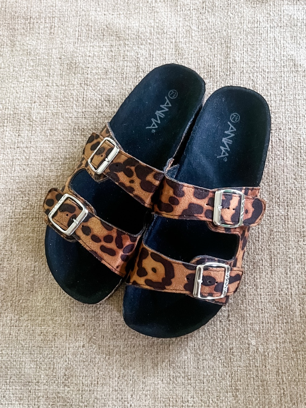 BNIB ANNA Glory-100 Leopard Faux Suede Buckle Slide Sandals 7.5
